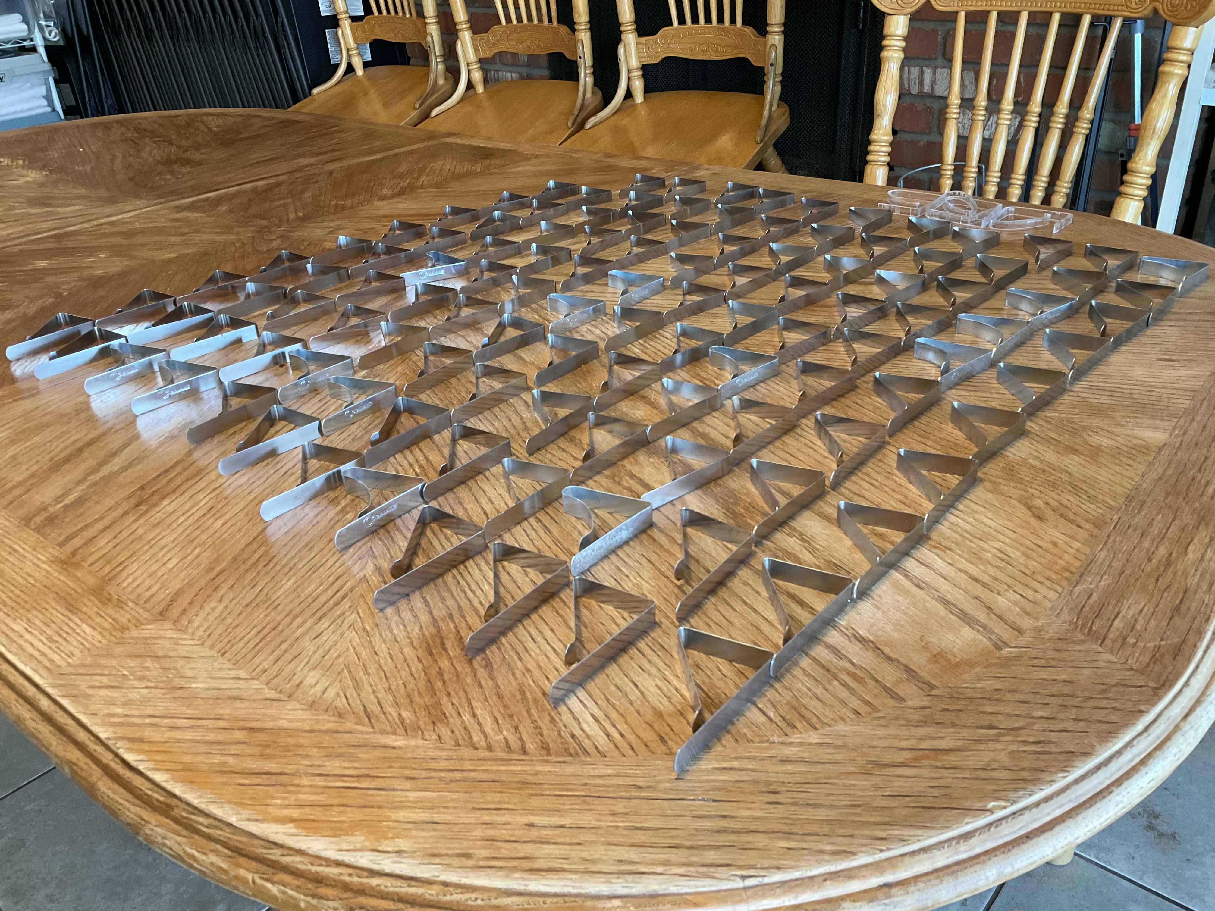 tablecloth clips - regular (for up to 1.77 thick tables)