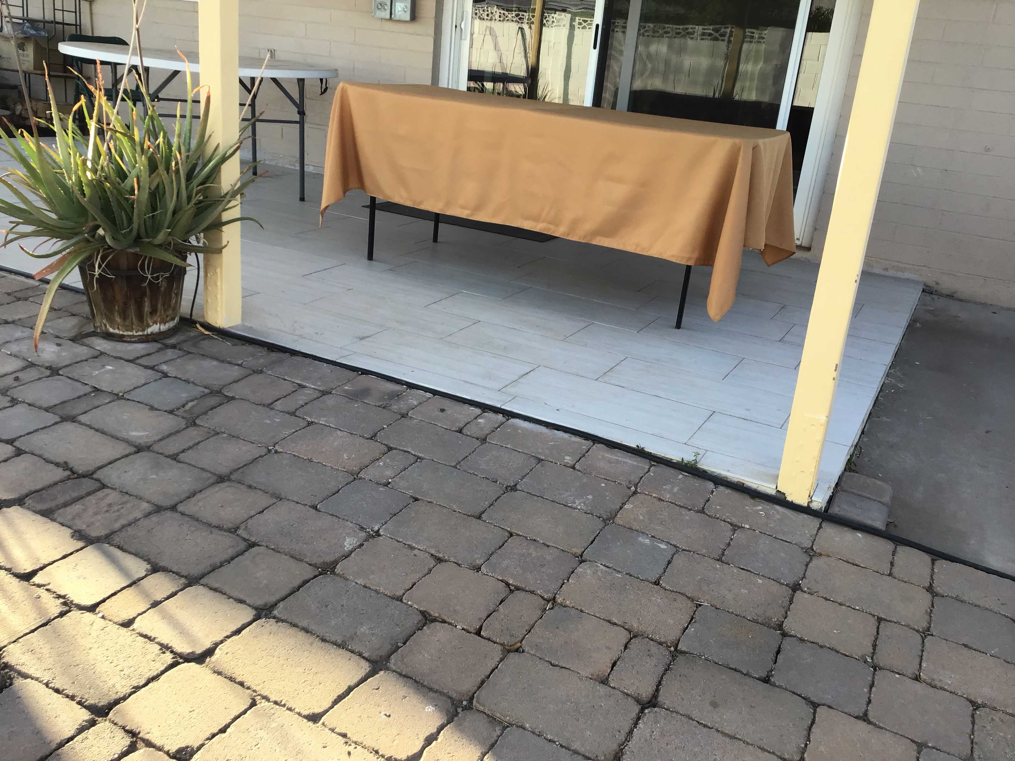 rectangle tablecloths (gold) - 60 x 102