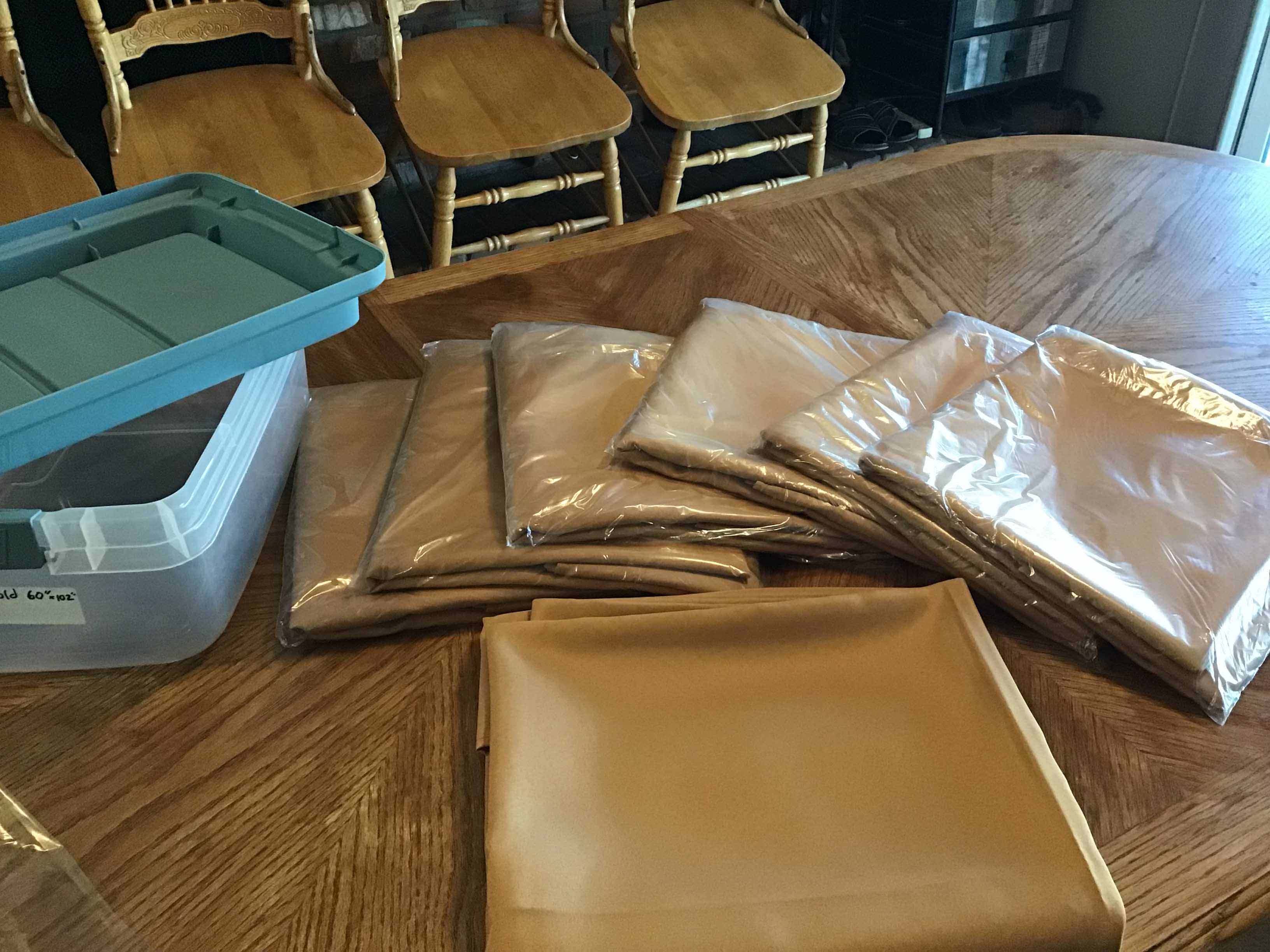 rectangle tablecloths (gold) - 60 x 102