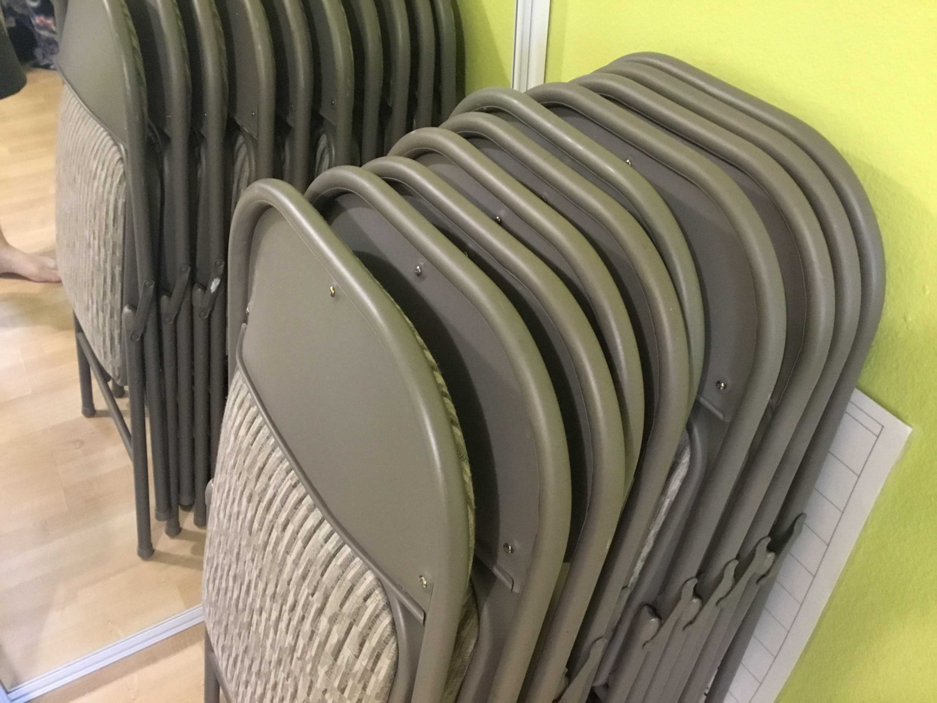 folding chairs (steel, gray, padded)