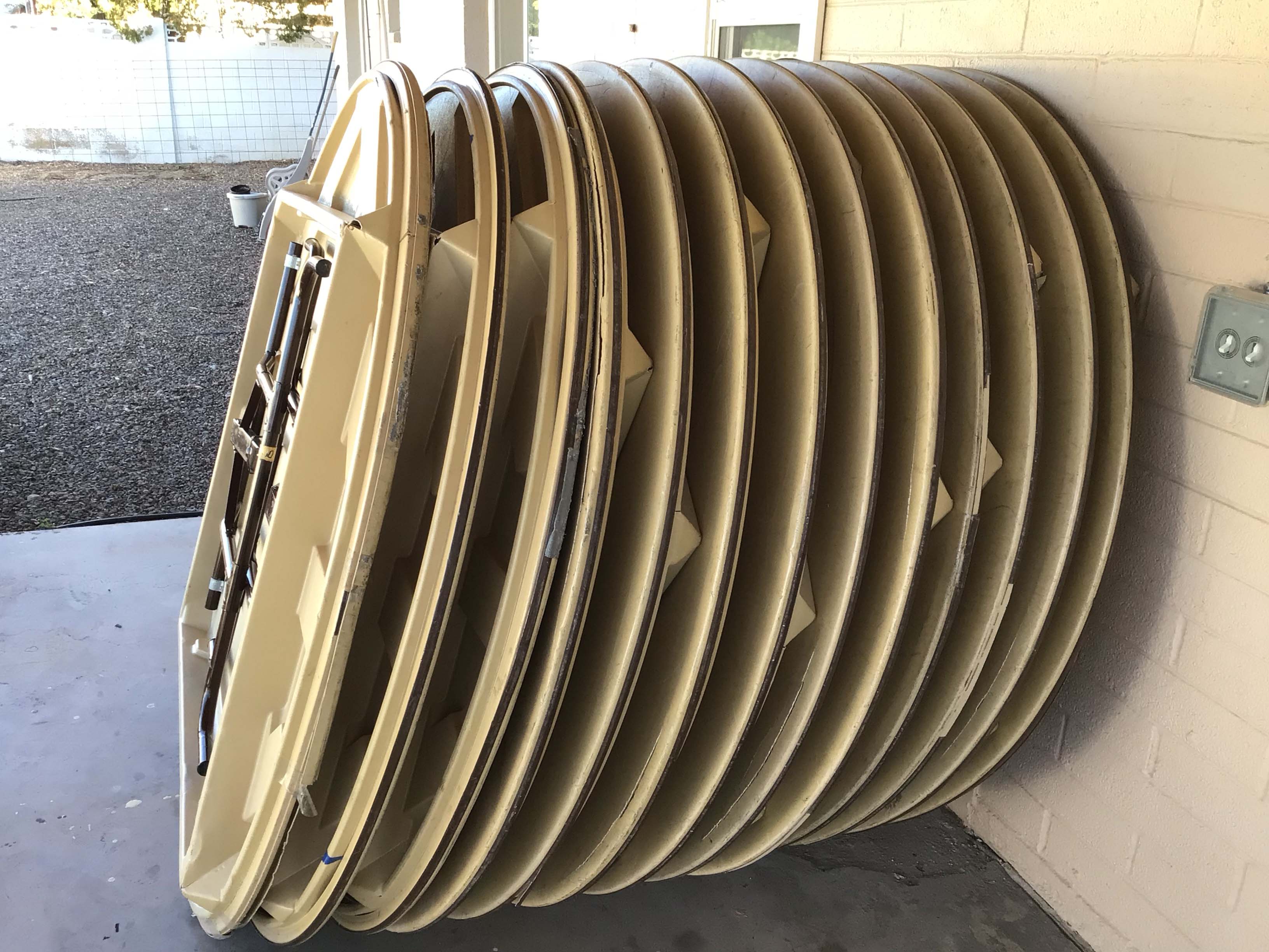 5 foot round tables (budget)