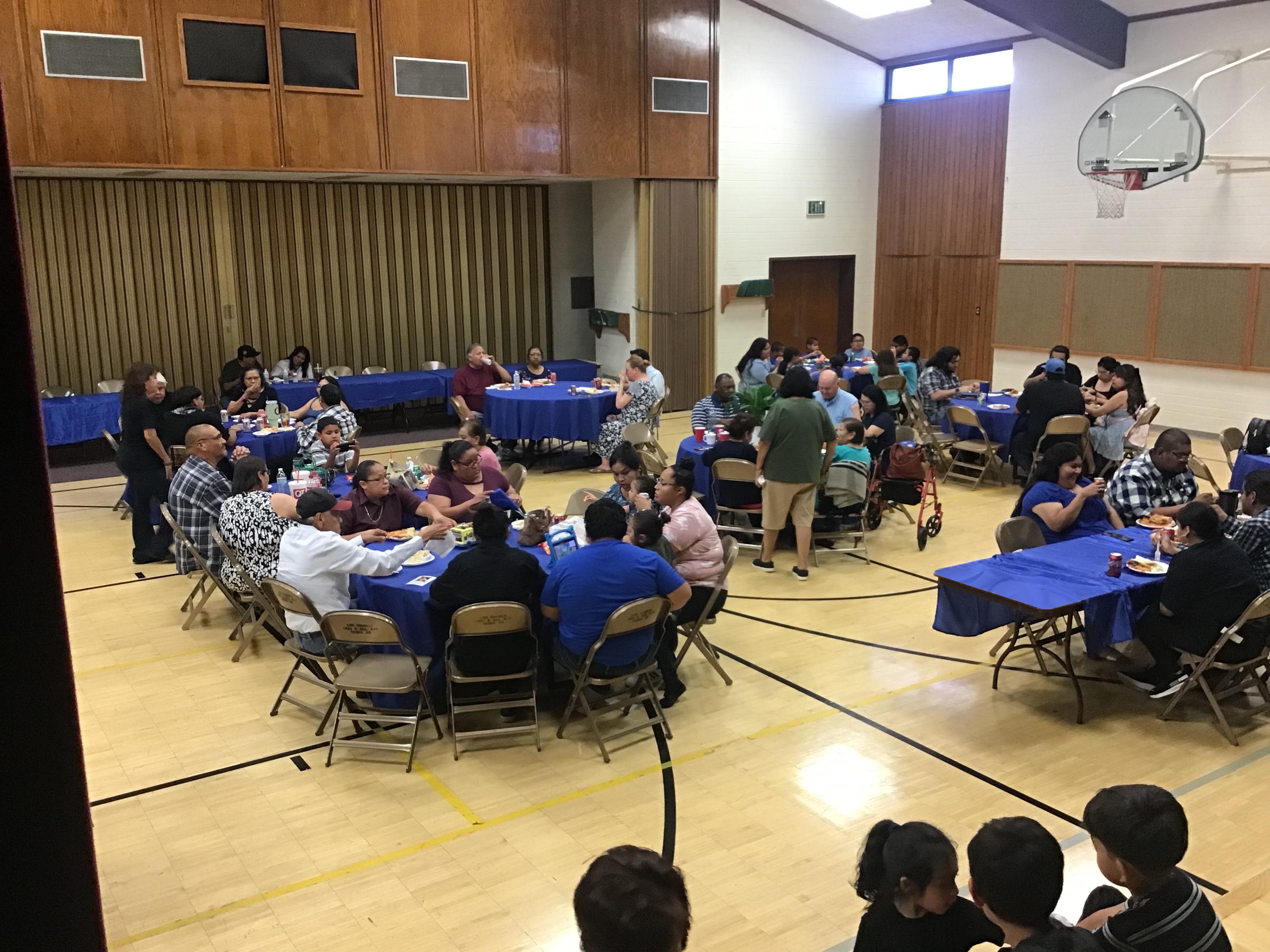round tablecloths (royal blue) - 108