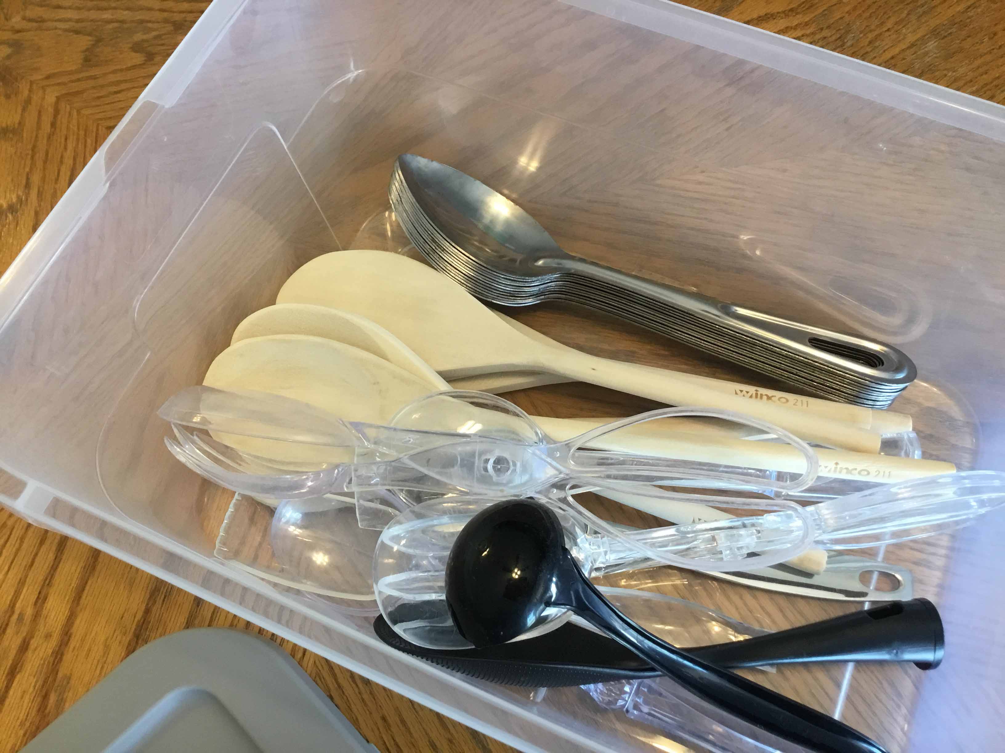 serving utensils tote