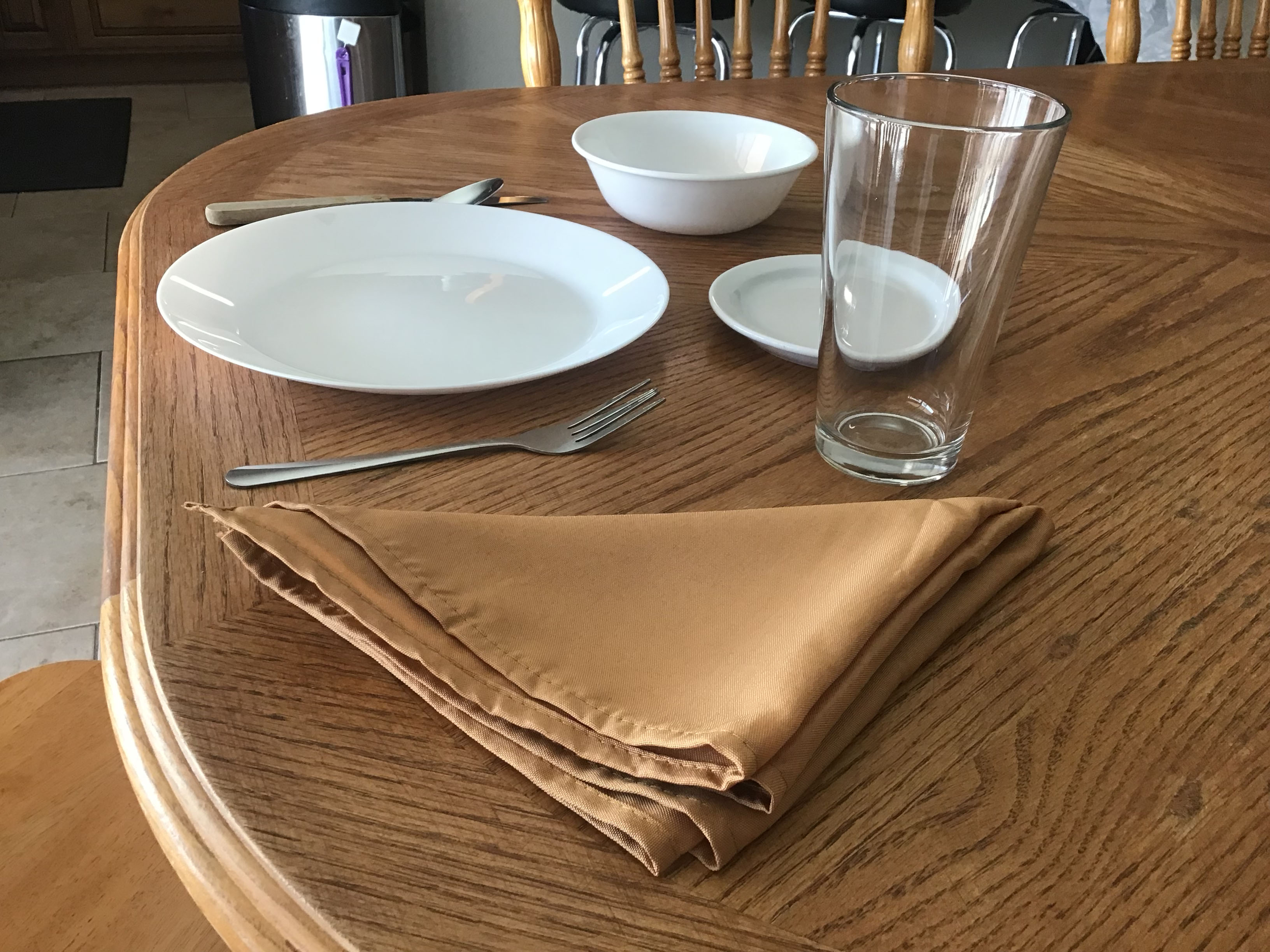 steak knives (rounded tip)