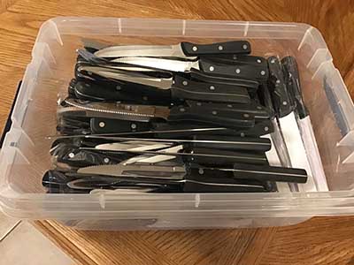 steak knives (Libbey stainless steel w/black bakelite handle)