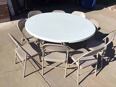 5 foot round tables (bifold)