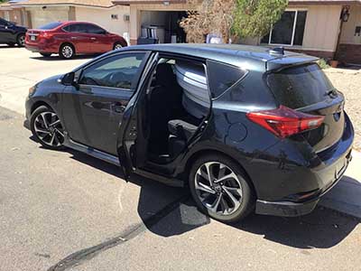 5 foot round tables (bifold)