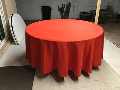 round tablecloths (red) - 108