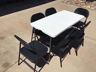 4 foot rectangle tables (adjustable heights)