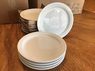 dessert plates - porcelain (Oneida Buffalo bright white) - 5 1/2