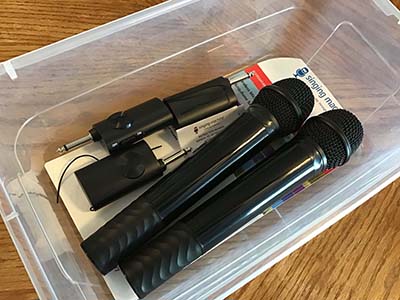 wireless microphone (Singing Machine)