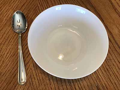 glass bowls (white, Oftast) - 6