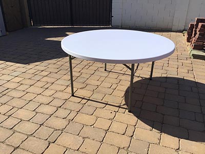 5 foot round tables