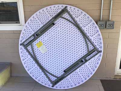 5 foot round tables