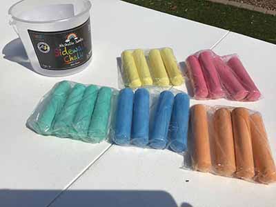 chalk bucket (20 pieces assorted colors)