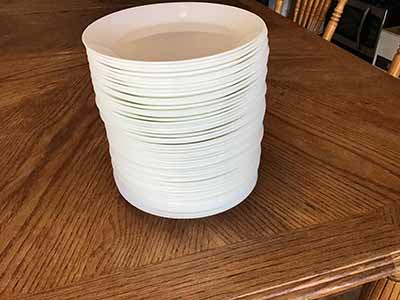 salad plates - glass (white, Oftast) - 7 1/2”