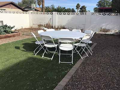6 foot round tables (bifold)