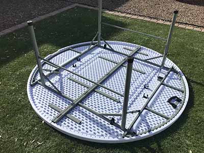 6 foot round tables (bifold)