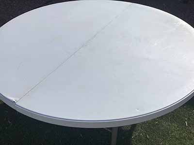 6 foot round tables (bifold)