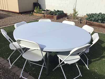 6 foot round tables (bifold)