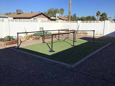 stanchion with 6.5 foot retractable belt