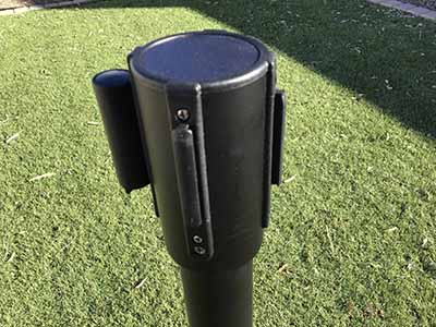 stanchion with 6.5 foot retractable belt