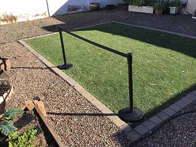 stanchion with 6.5 foot retractable belt