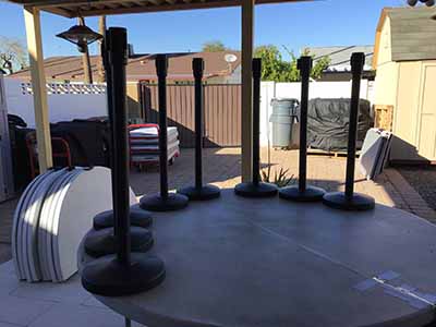 stanchion with 6.5 foot retractable belt