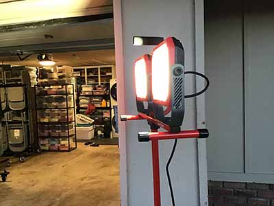 9000 lumens LED work light with tripod (Craftsman)