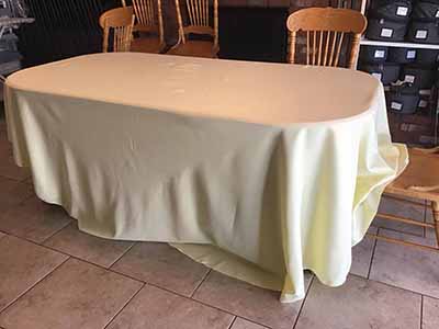 round tablecloths (butter) - 120