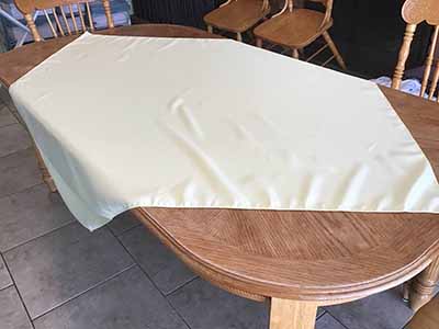 square tablecloths (butter) - 54