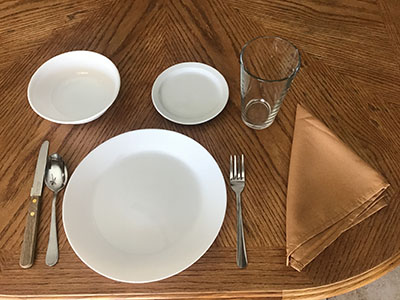 steak knives (rounded tip)