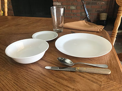 steak knives (rounded tip)